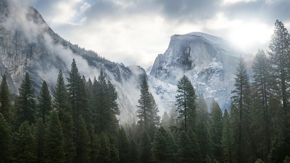 photo El Capitan in Yosemity by LeslieMiller51 on Pixabay
